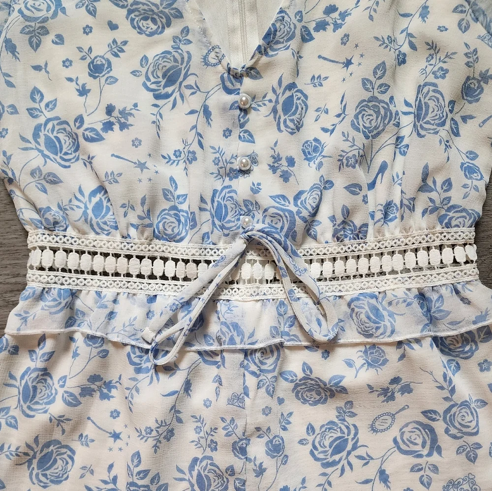 Disney Princess Junior's Cinderella Floral Long Sleeve V-Neck Romper Medium M